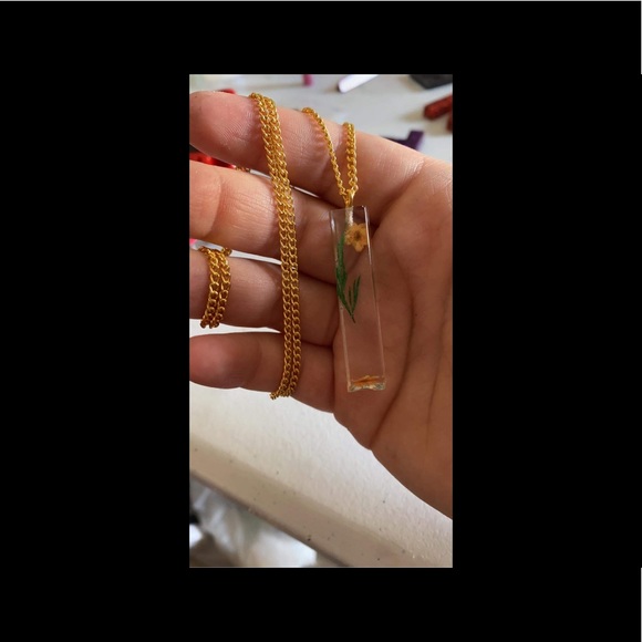 Sunflower Necklace - Picture 2 of 2